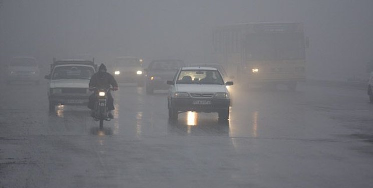 مه‌گرفتکی در جاده فیروزکوه و باران در کندوان/ هراز فرداشب مسدود می‌شود