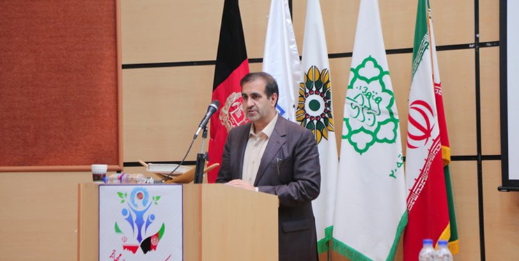 شهرداری برنامه‌ای برای محرم‌زدایی ندارد/ هر روز به فکر افزایش سیاه‌پوش کردن شهر و نصب المان‌های محرمی هستیم