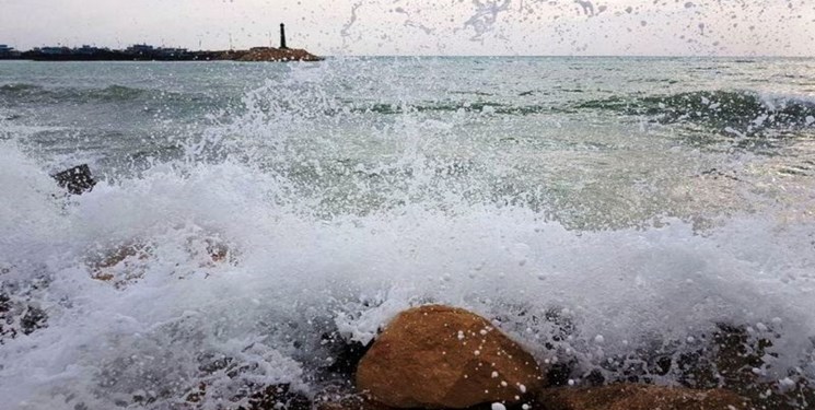 افزایش گرما در شمال کشور/موجهای 2.5 متری در دریای عمان و محدودیت فعالیت شیلاتی