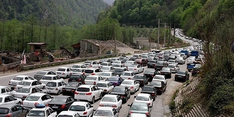 ترافیک نیمه سنگین در محور هراز و آزادراه ساوه-تهران/اعمال محدودیت ترافیکی در جاده های شمال