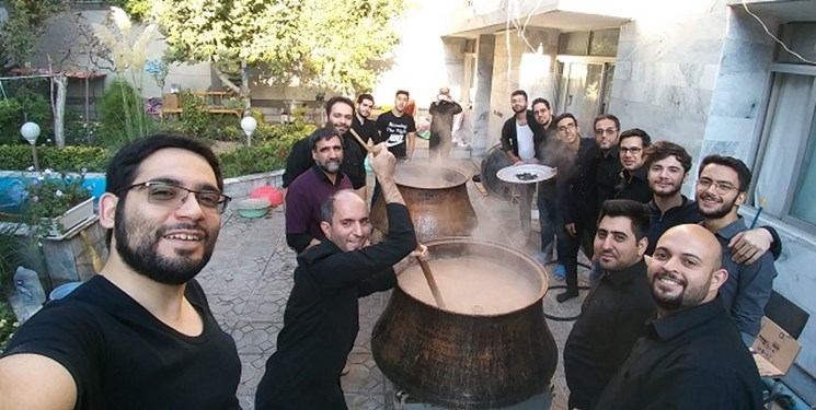 پزشکی که زیر دستگاه ونتیلاتور هم نگران بیمارانش بود/ نذری عاشورا و جای خالی آقای دکتر