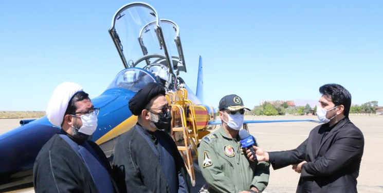 نخستین هواپیمای بمب افکن کوثر در پایگاه شهید فکوری به زمین نشست