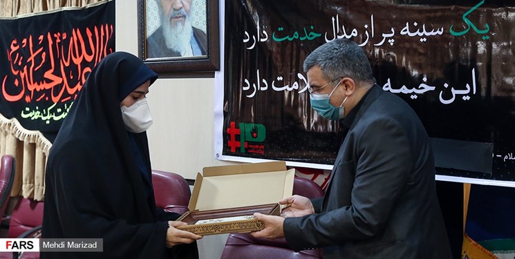 درددل نیروی خدمات با معاون وزیربهداشت/ گلایه دختر11 ساله شهید مدافع سلامت