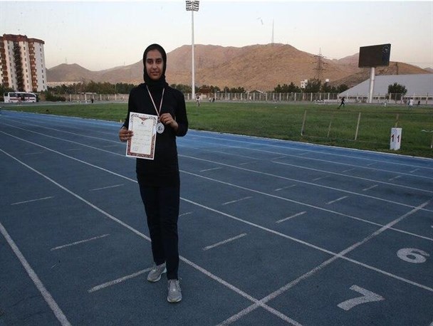 مبینی: بیشتر با خودم رقابت می کردم!/ پیست تارتان نیست؛ در خاک تمرین می کنم