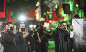 گلبرگ سرخ لاله ها در کوچههای شهر ما بوی شهادت میدهد محمود کریمی