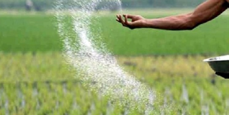 تیم اقتصادی نئولیبرال دولت می خواهد کاری کند که کشاورز از مزرعه فرار کند