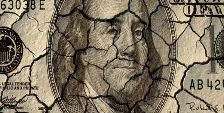 دلار آمریکا جایش را در نقل و انتقالات مالی جهان به یورو واگذار کرد