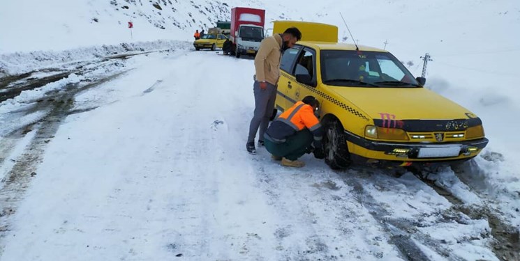 برف و باران در محورهای 20 استان و انسداد 7 جاده/ ترافیک جاده ها کمتر شد