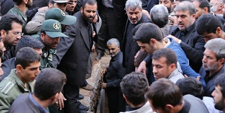 کتابی که به درخواست حاج قاسم نوشته و منتشر شد