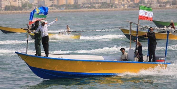 رژه 1000 شناور مردمی در سواحل نیلگون خلیج فارس برگزار شد
