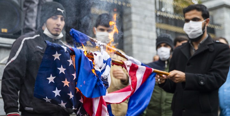 فیلم | در تجمع دانشجویان مقابل شورای عالی امنیت ملی چه گذشت؟