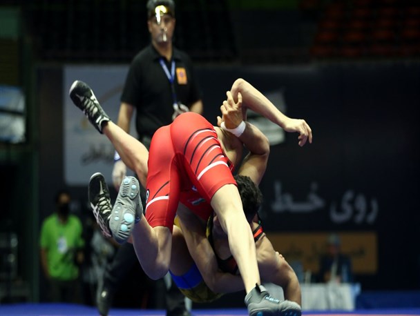 لیگ برتر کشتی فرنگی| نتایج کامل مسابقات مشخص شد/ سیناصنعت ایذه و فولاد اکسین خوزستان اول و دوم شدند