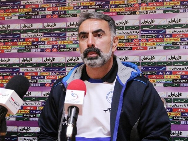 جنجال‌های بازی با فولاد کار دست فکری داد/ استقلال یک بازی بدون سرمربی!