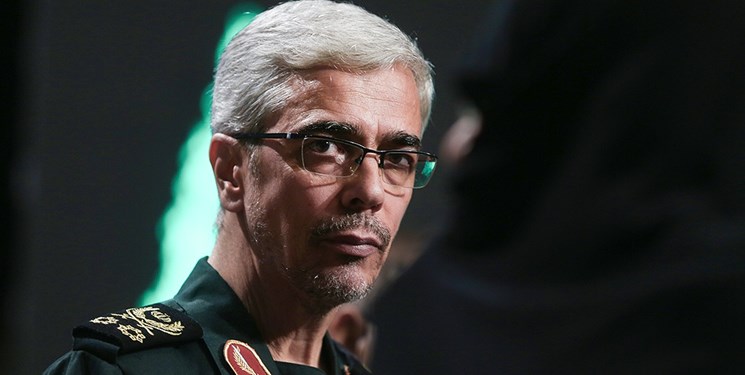 سرلشکر باقری: مجاهدتهای سردار زارعی راهگشای عزت و اقتدار کشور است