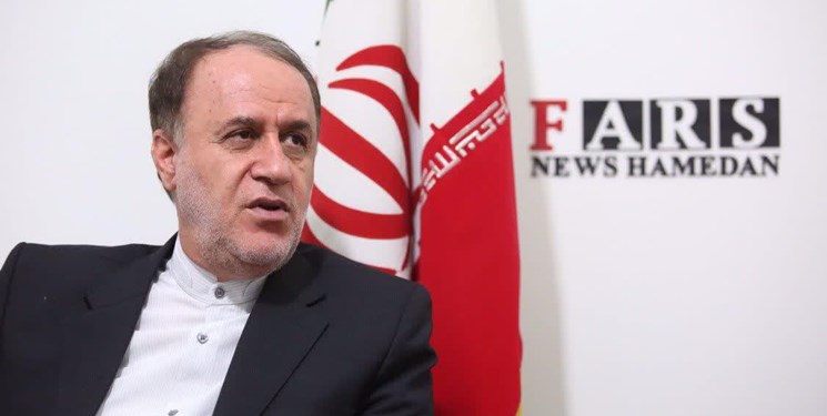 حاجی بابایی: تهیه تبلت برای دانش آموزان مناطق محروم باید در اولویت بودجه ۱۴۰۰ قرار گیرد