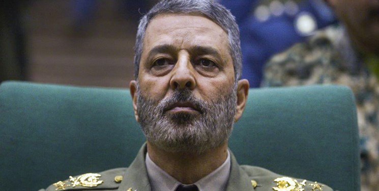 فرمانده ارتش: پرستاران آسایش، سلامتی و جان خود را فدای دیگران می کنند