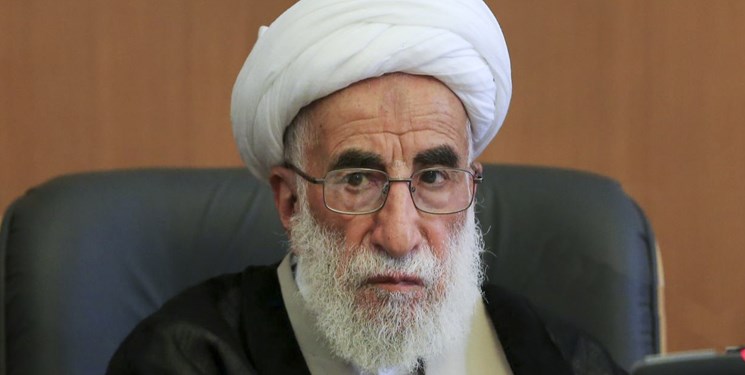 آیت‌الله یزدی  از چهره‌های اثرگذار و یاران صمیمی نظام بود