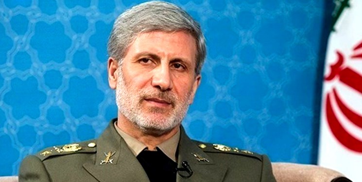 وزیر دفاع: همراهی سردار استوار با مدافعان حرم در مبارزه با داعش فراموش نمیشود