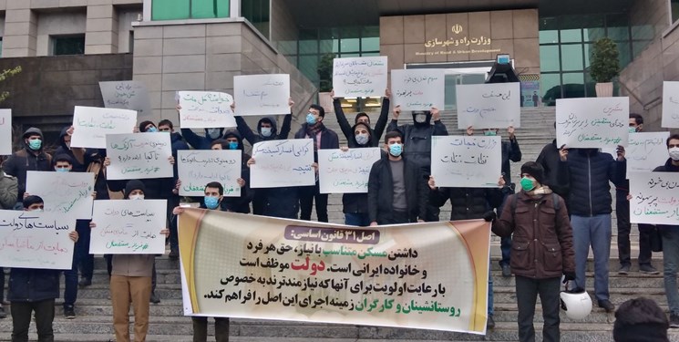تجمع دانشجویان در اعتراض به نابسمانی‌های بازار مسکن | انتقاد به عملکرد «عباس آخوندی»