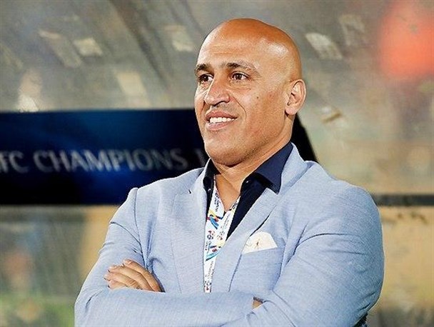 منصوریان: زیر فشار 30 میلیون هوادار بودم/چمن ورزشگاه کرمان مثل ومبلی لندن است؛ کمک داور 7 کیلومتر دوید!