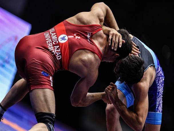 لیگ برتر کشتی آزاد| ایران‌مال با پیروزی بر دانشگاه آزاد به فینال رسید/ استقلال در دیدار نهایی مسابقات