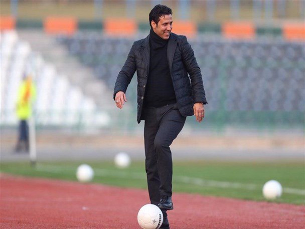 در نیمه اول دیدار مقابل آلومینیوم غافلگیر شدیم/ اشتباهات داور ما را عصبی کرد