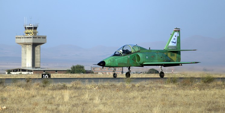 بازدید وزیر دفاع از مراحل ساخت فروند دوم جت آموزشی یاسین