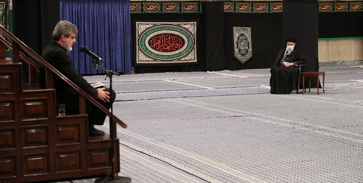 اولین شب مراسم عزاداری شهادت حضرت زهرا(س) در حسینیه امام خمینی(ره) برگزار شد