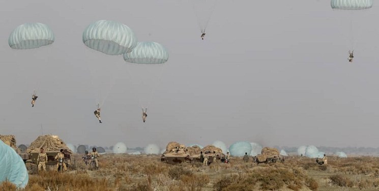 عملیات مشترک هوابرد با تجهیزات مکانیزه هجومی در رزمایش نزاجا