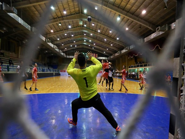 لیگ برتر هندبال| صدرنشینی شاملی، صعود ذوب آهن/ تجلیل از پیشکسوتان هندبال