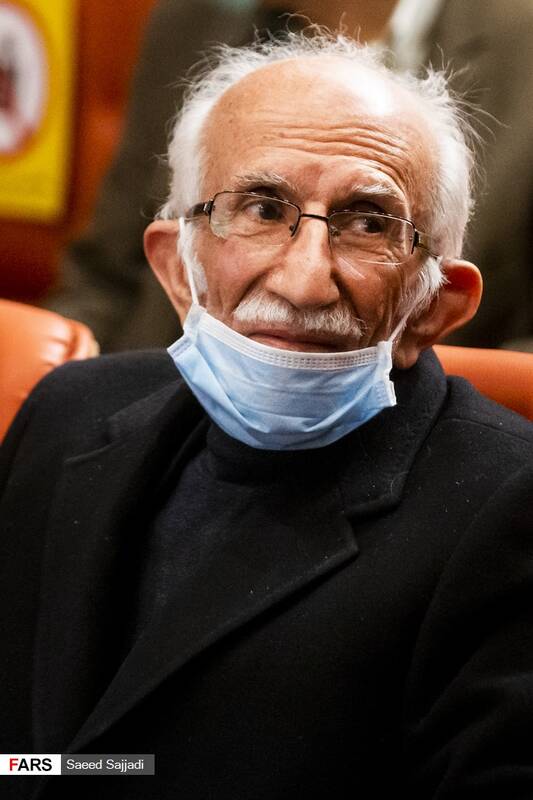 استاد غلامحسین امیرخانی رئیس شورای عالی انجمن خوشنویسان ایران در آیین افتتاحیه نمایشگاه خوشنویسی «رقص قلم» استاد غلامحسین امیرخانی رئیس شورای عالی انجمن خوشنویسان ایران در آیین افتتاحیه نمایشگاه خوشنویسی «رقص قلم»