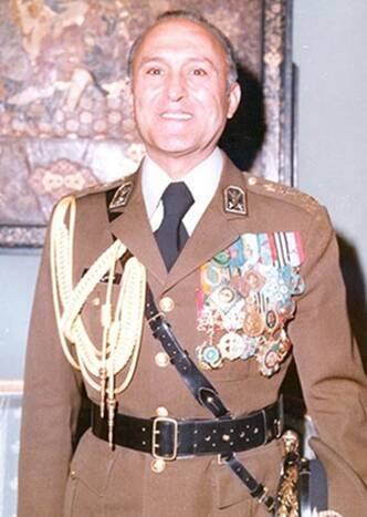 لوله تفنگهایتان را پایین بیاورید تا همه بدانند شوخی ندارید!