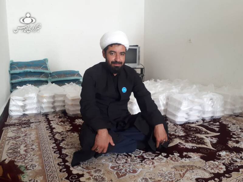 طلبه آچار به دست، آداب و رسوم غلط را برانداخت + عکس