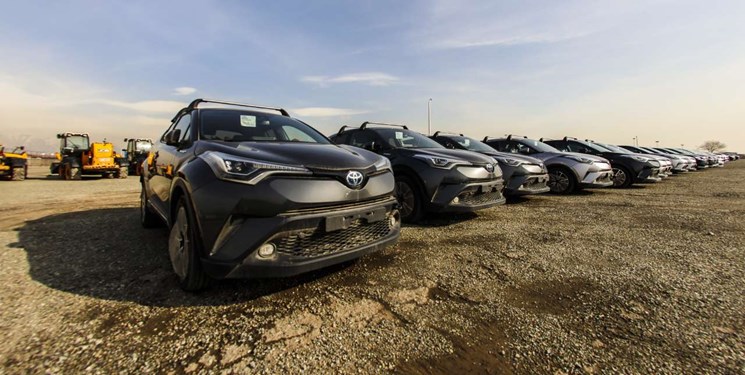 رضاخواه: درآمدزایی از واردات خودروهای لوکس مناطق آزاد پیشنهاد سازمان برنامه به کمیسیون تلفیق بود