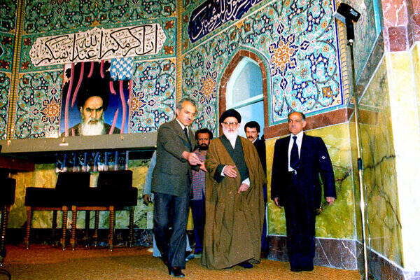 حسینیه ارشاد؛ سنگری برای مقابله با اسلام‌ستیزی و اسلام‌زدایی پهلوی