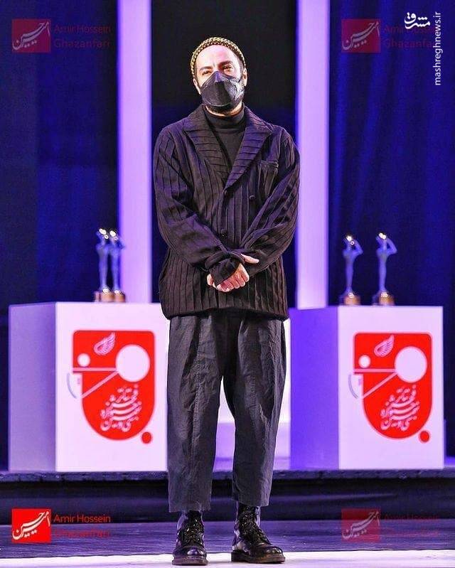 اگر صد میلیون بهت بدن حاضری این لباس بپوشی؟