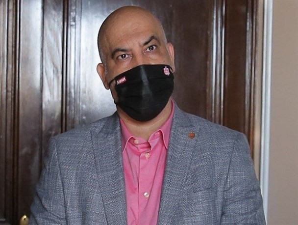 صدری: آقای آجورلو، به سبک شاخ‌های مجازی دنبال فالوئر هستید/ حرف نزدن را یاد بگیرید تا خود را ریش‌خند جماعت نکنید!