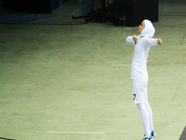 کریمی: دو به شک شدم که دوباره در چمن بازی کنم!/ غیرقابل باور است بازیکنی پیراهن تیم ملی را کنار بگذارد