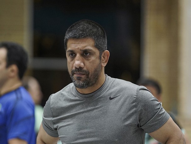 دبیر: برای شرکت در جام جهانی کشتی در امریکا چند شرط گذاشتم/ بنا قهر نکرد؛ خسته شد و رفت