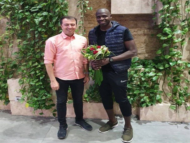 دیاباته به تهران رسید/ شیخ به پرسپولیس پیوست