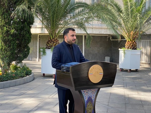 بی اطلاع وزیر ارتباطات از پذیرش شروط ایران توسط اینستاگرام