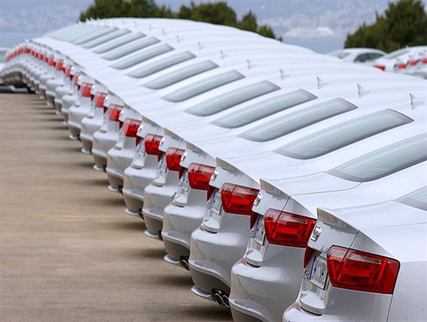 ۷۰ تا ۱۰۰ هزار دستگاه خودرو تا پایان سال وارد کشور می شود