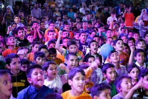 تصویر از جشنی به وسعت عشق بچه‌ها به بابارضا در شهر یزد