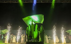 عکس/ نمایش بزرگ حکم ولایت نمایش بزرگ حکم ولایت